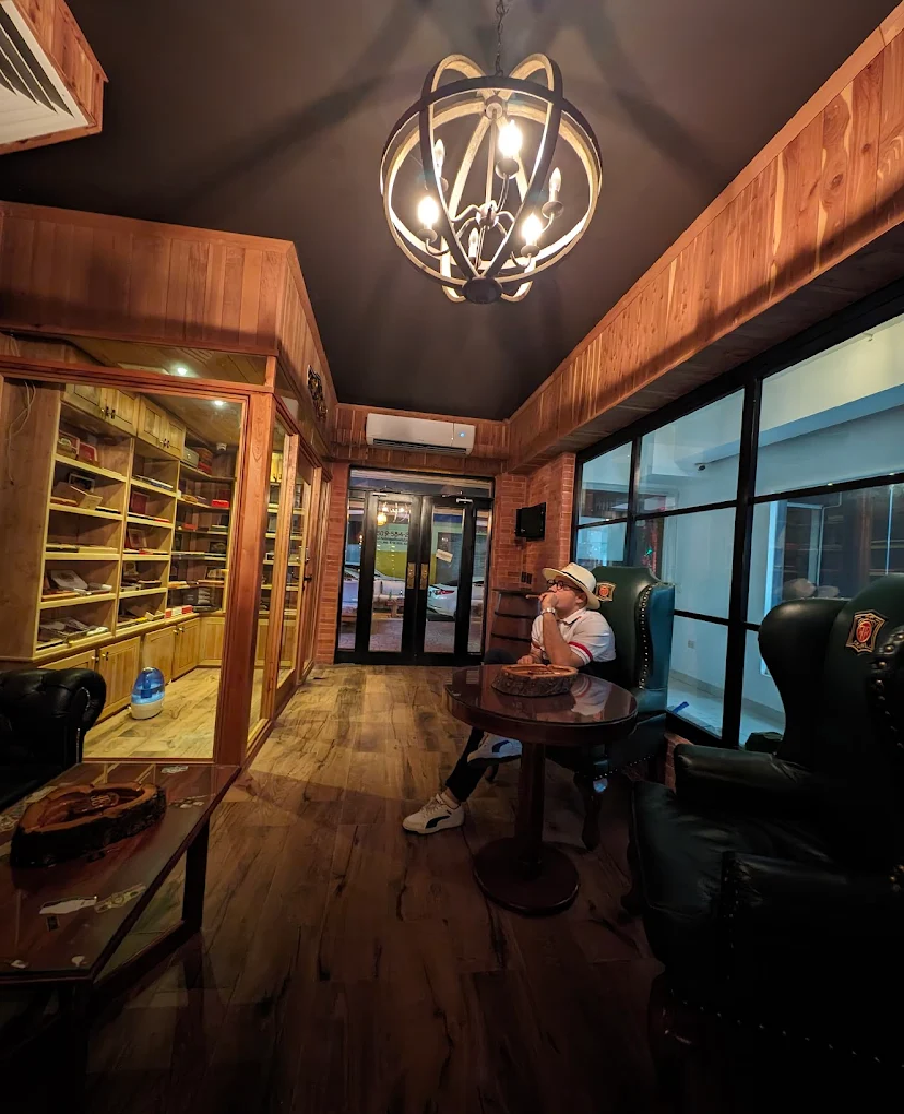 Taller FF Cigars